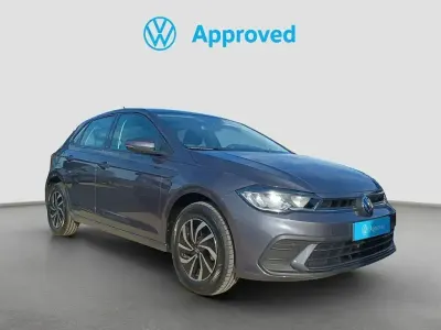 Usado VW Polo Life 95 CV (69 kW) 2022 Gris Utilitario