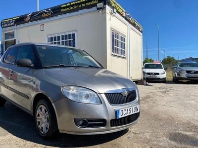 Varios colores Usado 2010 Skoda Fabia Utilitario | 2699 €