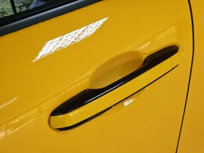 Usado Lexus LBX 136 CV (100 kW) 2025 Amarillo SUV