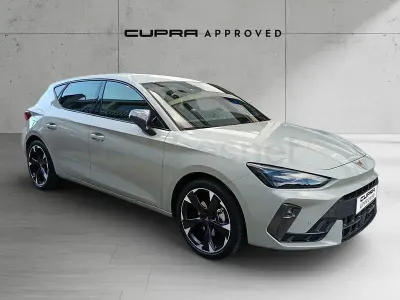 Usado Cupra Leon 150 CV (110 kW) 2025 Gris / plata Berlina