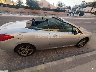 Usado Peugeot 308 CC 112 CV (82 kW) 2010 Gris / plata Descapotable