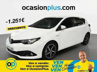 Usado Toyota Auris Hybrid Edition 136 CV (100 kW) 2018 Blanco Berlina