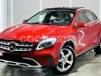 Usado Mercedes GLA180 122 CV (89 kW) 2018 Rojo SUV