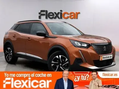 Usado Peugeot 2008 Allure 110 CV (80 kW) 2022 Naranja SUV