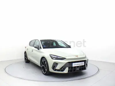Usado Cupra Leon 204 CV (150 kW) 2025 Azul Berlina