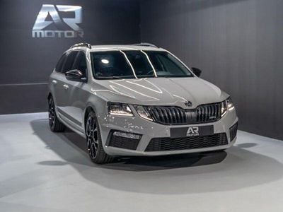 Usado Skoda Octavia RS 245 CV (180 kW) 2020 Gris / plata Familiar