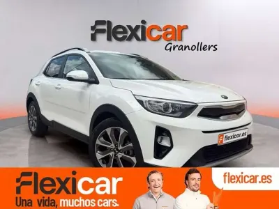 Käytetty Kia Stonic Plus 101 HP (74 kW) 2020 Valkoinen Katumaasturi
