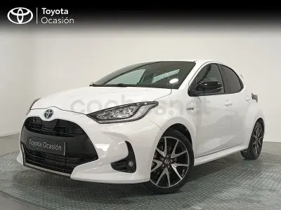 Usado Toyota Yaris Hybrid Style 116 CV (85 kW) 2022 Blanco Berlina