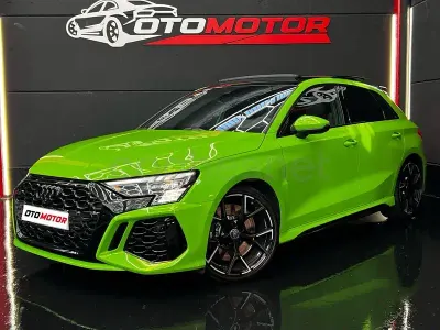 Usado Audi RS3 400 CV (294 kW) 2022 Verde Berlina