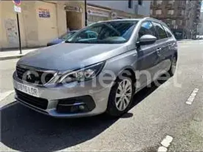 Usado Peugeot 308 SW Business-Line 130 CV (95 kW) 2019 Gris / plata Familiar