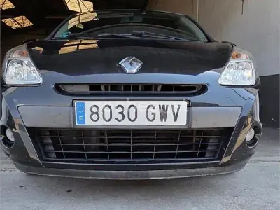 Usado Renault Clio II Authentique 75 CV (55 kW) 2010 Negro Berlina