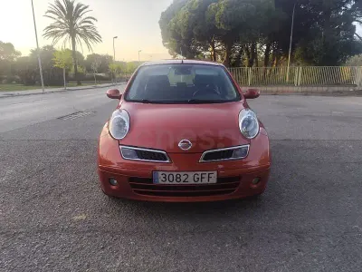 Usado Nissan Micra 80 CV (58 kW) 2008 Granate Berlina