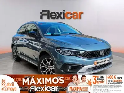 Usado Fiat Tipo Cross 99 CV (72 kW) 2021 Gris Utilitario