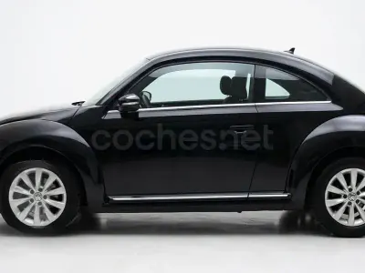 Usado VW Beetle Design 105 CV (77 kW) 2012 Negro Utilitario