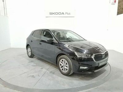 Usado Skoda Fabia Selection 95 CV (69 kW) 2025 Negro Berlina