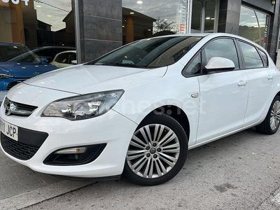 Blanco Usado 2015 Opel Astra Selective Berlina | 8990 € (Precio justo)