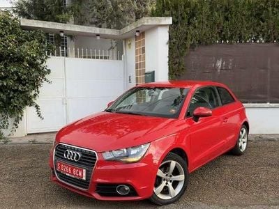 Usado Audi A1 Attraction 86 CV (63 kW) 2012 Rojo Utilitario