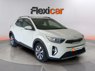 Usado Kia Stonic 101 CV (74 kW) 2025 Blanco SUV