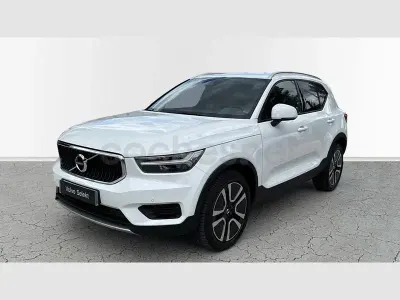 Usado Volvo XC40 Momentum 163 CV (119 kW) 2022 Blanco SUV