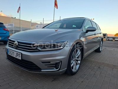 Gris / plata Usado 2016 VW Passat GTE Familiar | 9999 € (Precio justo)