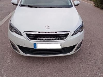 Usado Peugeot 308 Allure 130 CV (95 kW) 2017 Blanco Berlina
