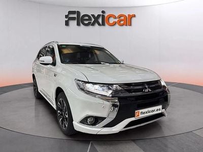 Usado Mitsubishi Outlander P-HEV 203 CV (149 kW) 2017 Blanco SUV