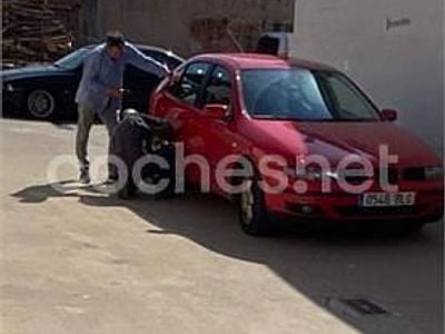Rojo Usado 2002 Seat Leon Stella Berlina | 1800 € (Un poco caro)