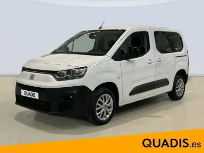 Usado Fiat Doblò 130 CV (95 kW) 2023 Blanco Monovolumen