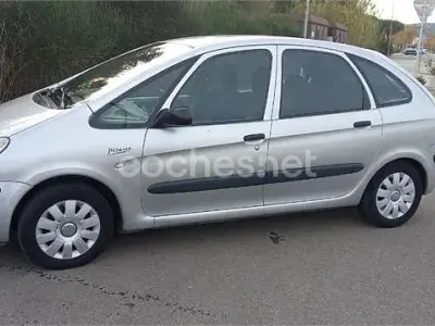 Usado Citroën Xsara Picasso 110 CV (80 kW) 2005 Gris / plata Monovolumen