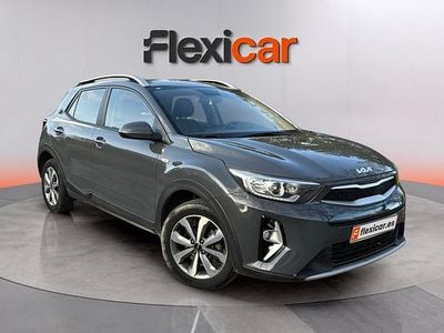 Usado Kia Stonic 84 CV (61 kW) 2022 Gris SUV