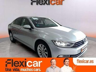 Gris Usado 2017 VW Passat Advance Berlina | 14.990 € (Buen precio)
