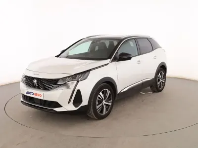 Usado Peugeot 3008 Allure 131 CV (96 kW) 2021 Blanco SUV