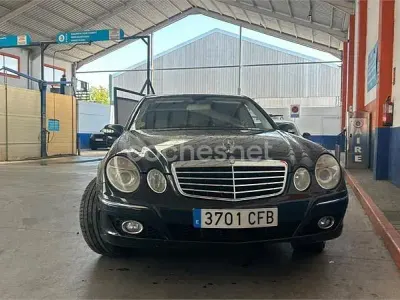 Usado Mercedes E320 Avantgarde 220 CV (161 kW) 2003 Azul Berlina