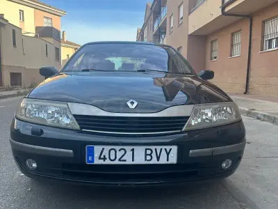 Usado Renault Laguna II Privilege 120 CV (88 kW) 2003 Verde Berlina