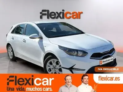 Usado Kia Ceed 136 CV (100 kW) 2023 Blanco Utilitario