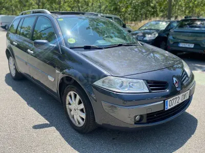 Usado Renault Mégane GrandTour Dynamique 105 CV (77 kW) 2006 Negro Familiar