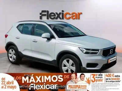 Käytetty Volvo XC40 Momentum 163 HP (119 kW) 2019 Valkoinen Katumaasturi
