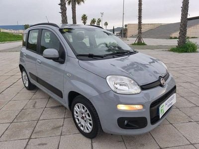 Usado Fiat Panda Lounge 69 CV (50 kW) 2020 Gris Utilitario