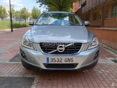 Usado Volvo XC60 Kinetic 175 CV (128 kW) 2009 Gris / plata SUV