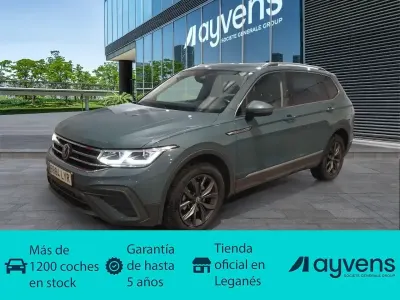 Usado VW Tiguan Life 150 CV (110 kW) 2022 Azul SUV