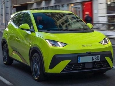 Amarillo Usado 2025 BYD Dolphin Surf Comfort Utilitario | 18.810 € (Precio justo)