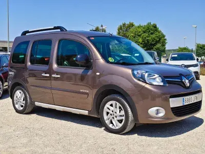 Usado Renault Kangoo SE 90 CV (66 kW) 2015 Marrón Monovolumen
