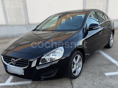 Azul Usado 2011 Volvo S60 Summum Berlina | 8500 €