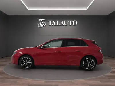 Usado Opel Astra Elegance 130 CV (95 kW) 2023 Rojo Utilitario