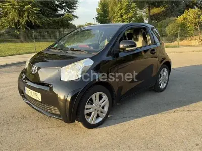 Usado Toyota iQ Multidrive S 98 CV (72 kW) 2011 Negro Utilitario