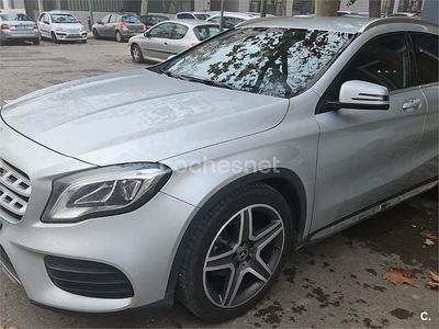 Usado Mercedes GLA180 122 CV (89 kW) 2019 Gris / plata SUV