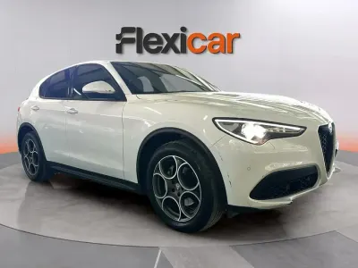 Usado Alfa Romeo Stelvio Sprint 200 CV (147 kW) 2022 Blanco SUV