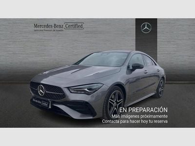 Gris montaña magno (manufaktur) Usado 2025 Mercedes CLA220 AMG line Berlina | 42.990 € (Precio justo)