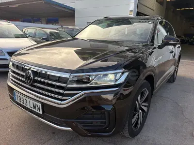 Usado VW Touareg R-line 231 CV (169 kW) 2020 Marrón SUV