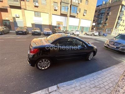 Usado Peugeot 207 CC 120 CV (88 kW) 2013 Negro Descapotable